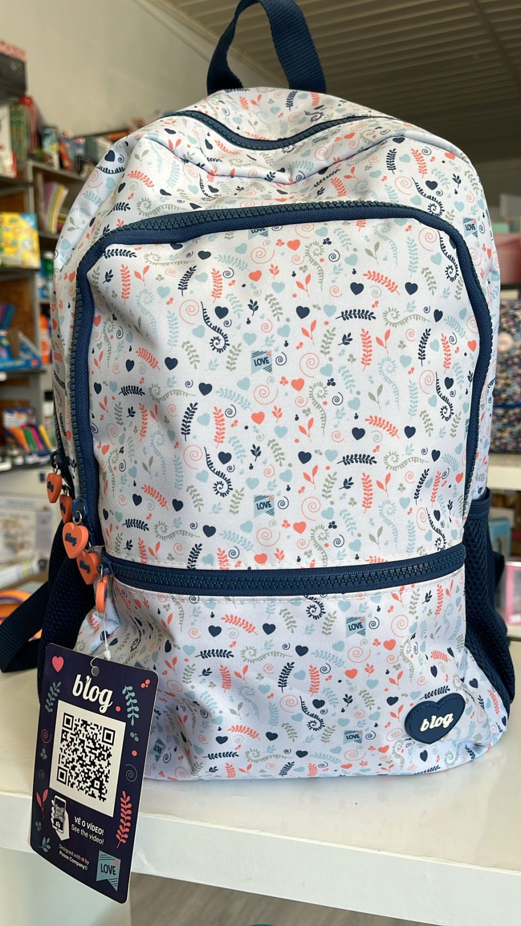 Mochila com Corações e Plantas – Marca Blog